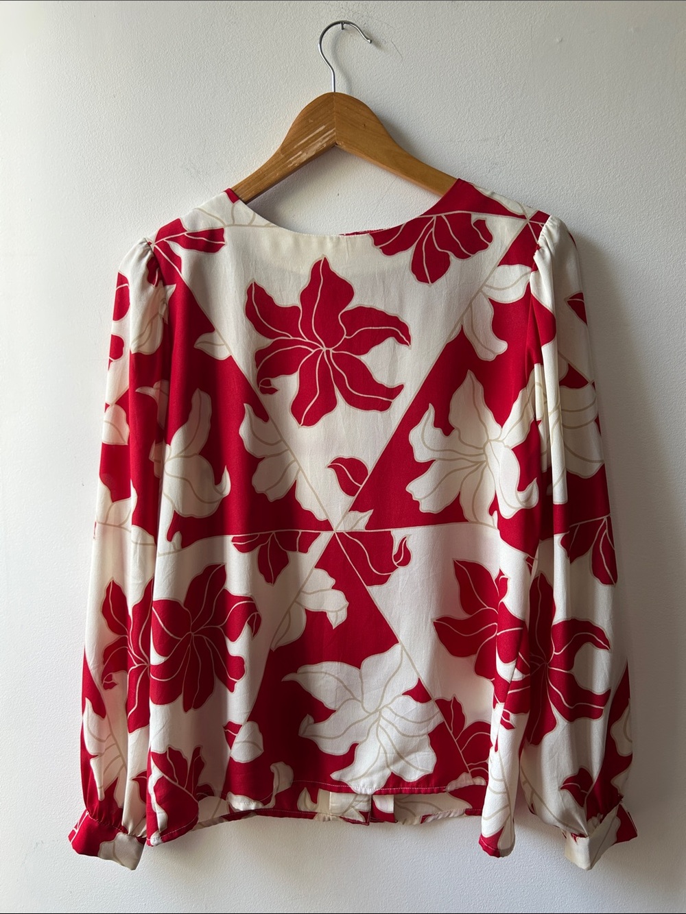 Beautiful Vintage Red and Cream Floral Long-Sleeve Women's Blouse